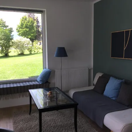 Steinergut Gartenwohnung 1 Apartment